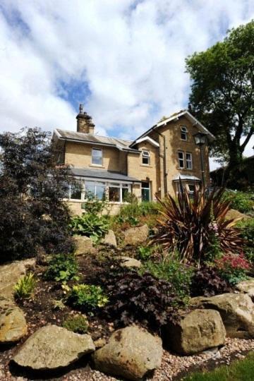 Chinthurst Guest House Скиптон Экстерьер фото